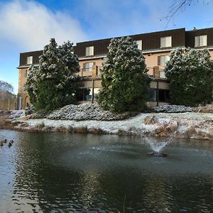 Meadowbrook Inn
